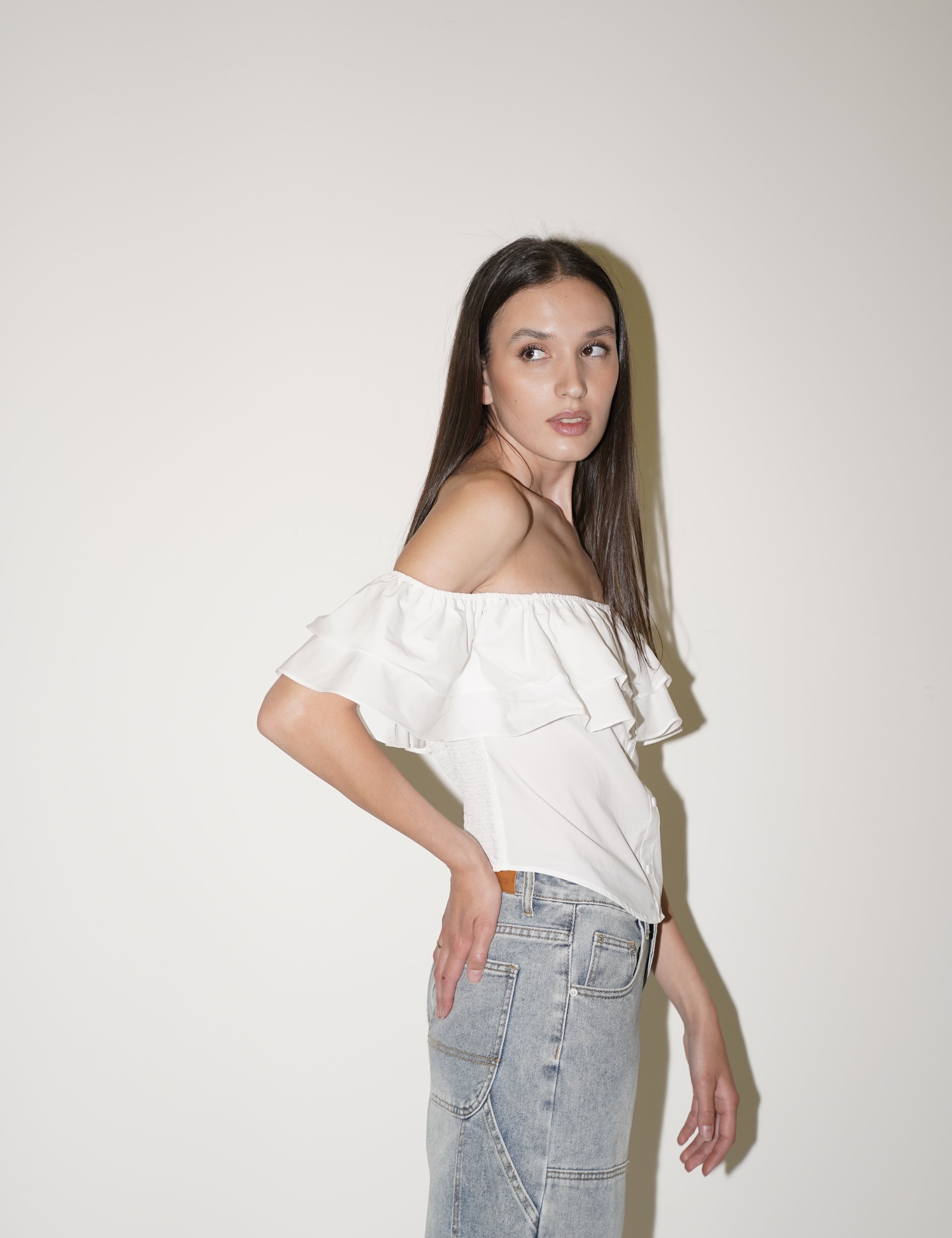 Blusa con spalle scoperte